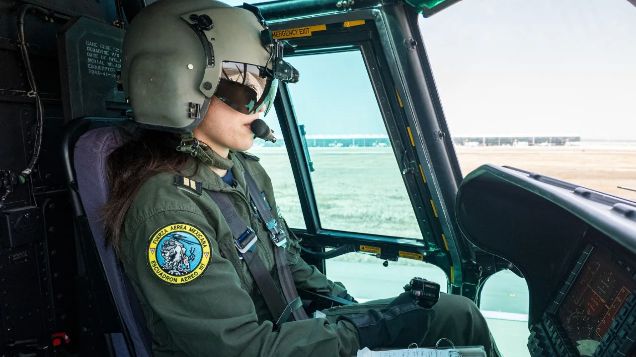 Marina anuncia compra de 36 aeronaves en centenario de su aviación