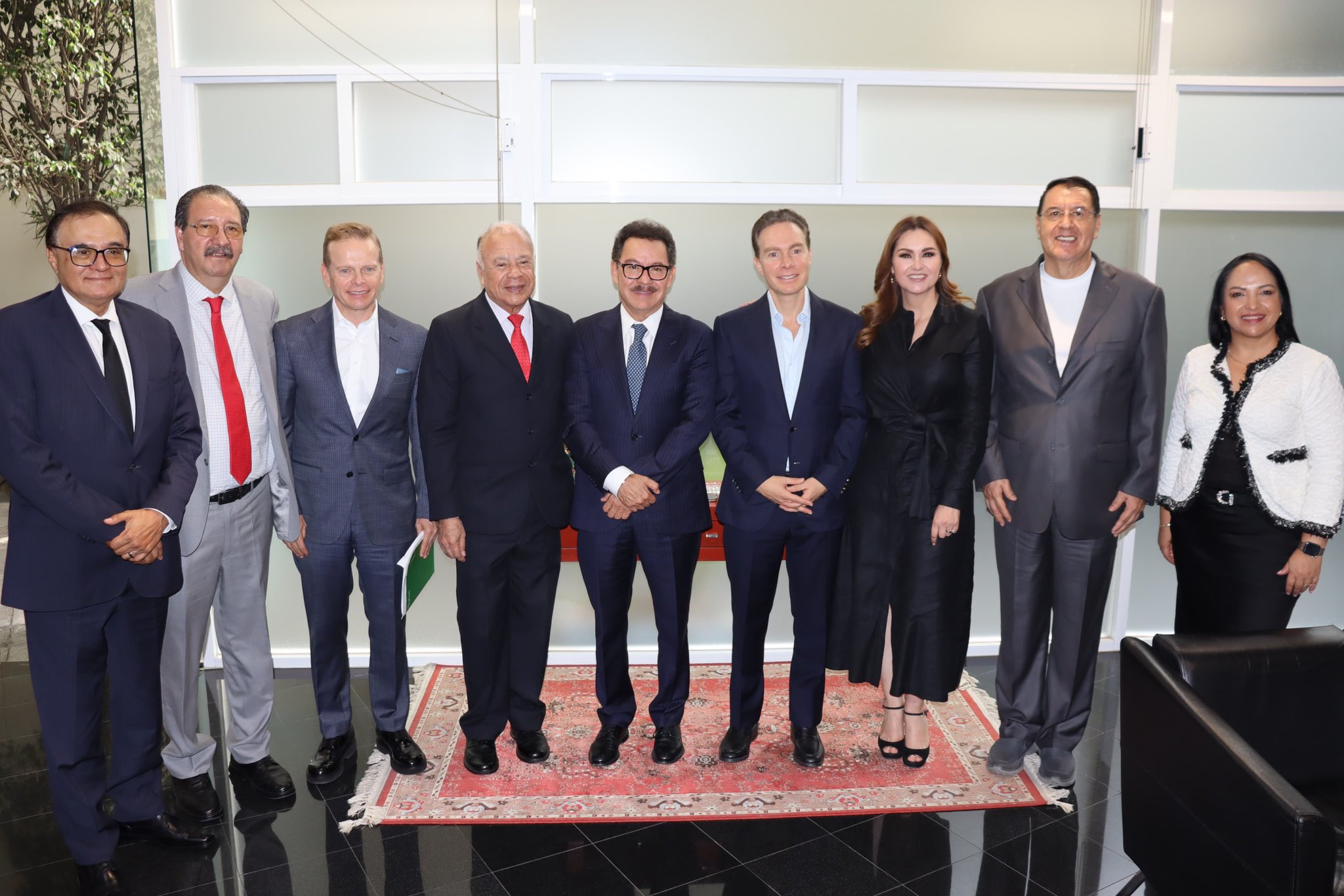 Plan B de reforma electoral avanza en comisiones del Senado con ausencia del PT