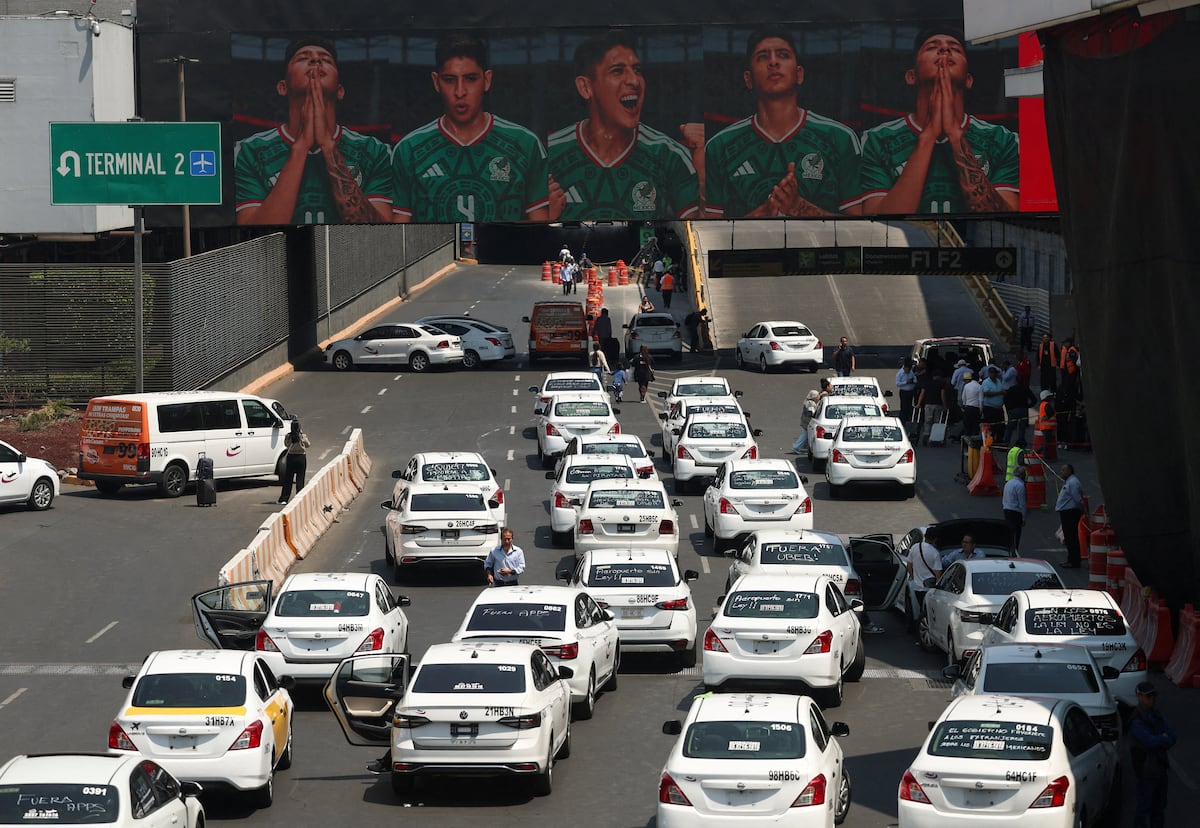 Uber y taxistas mexicanos firman alianza histórica tras 14 años de disputa