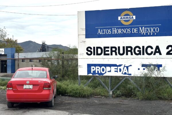 Trabajadores de AHMSA endurecen controles en Monclova ante posible nueva subasta