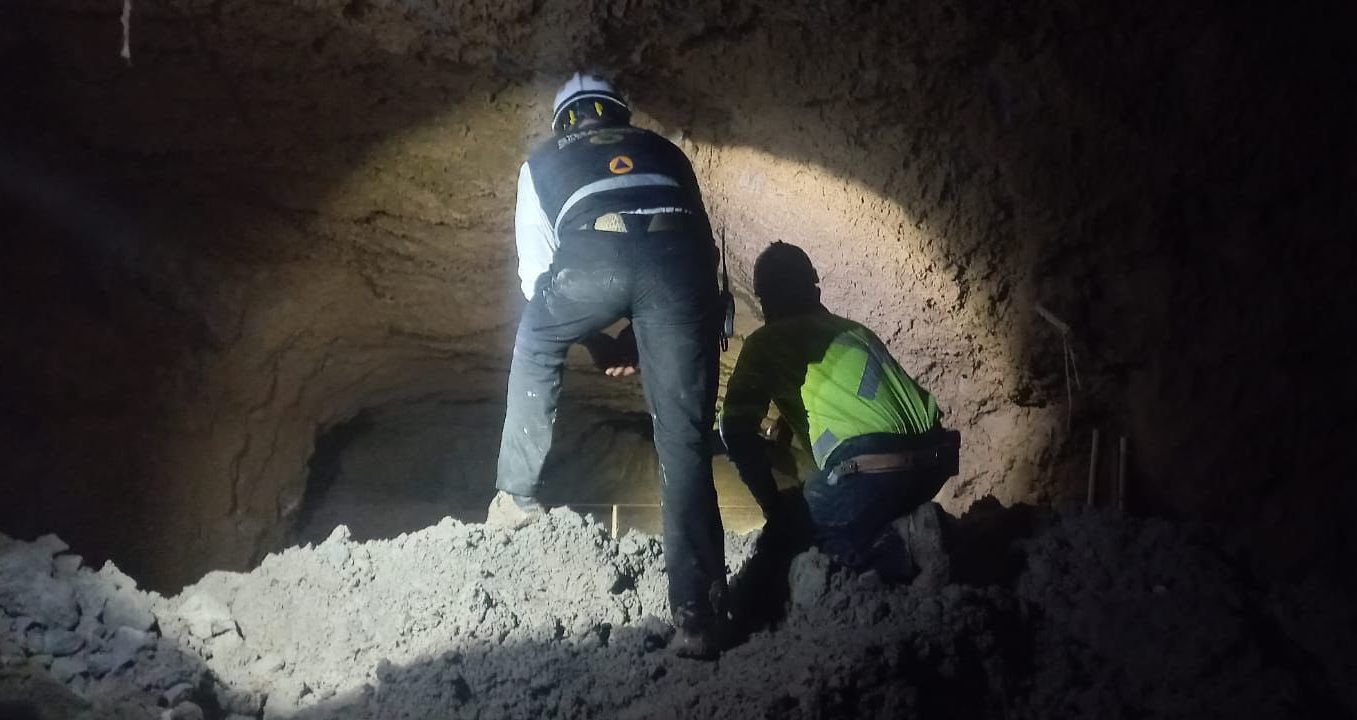 Operativo de rescate ininterrumpido busca a 4 mineros atrapados en mina de Sinaloa