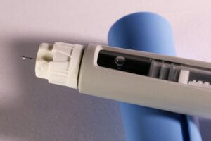 Cofepris alerta por venta ilegal de tirzepatida sin registro