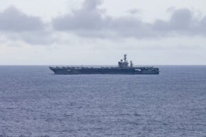 Delegación mexicana realiza visita protocolaria al portaaviones USS Nimitz