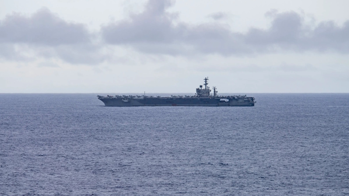 Delegación mexicana realiza visita protocolaria al portaaviones USS Nimitz