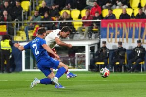 Luis de la Fuente amplía a cuatro porteros la convocatoria de España para el amistoso ante Serbia