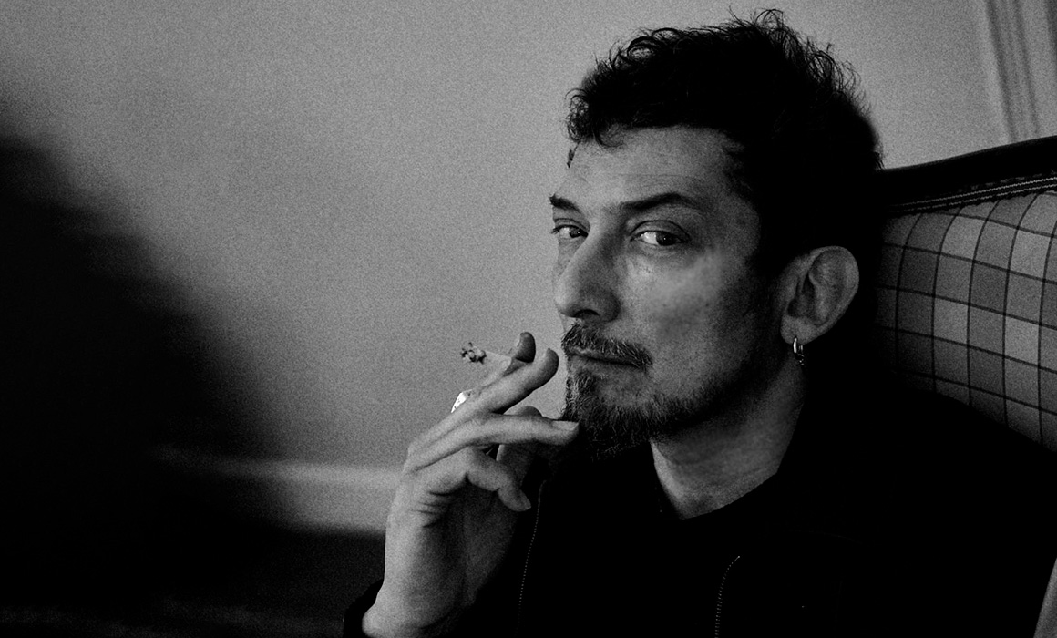 León Larregui presenta Manifiesto de un tremendo delirio, su cuarto álbum en solitario