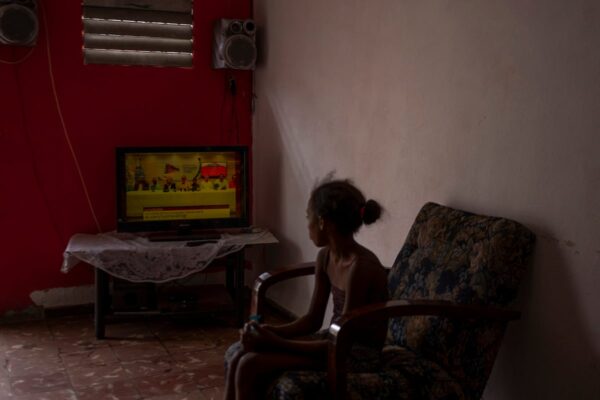 Sheinbaum anuncia envío de ayuda humanitaria a Cuba; AMLO opera captación de recursos sin auditoría