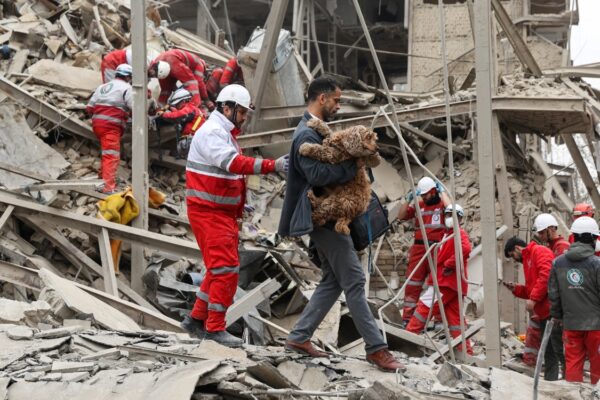 Escalada tensión en Medio Oriente: Trump da ultimátum de 48 horas a Irán tras ataques cruzados