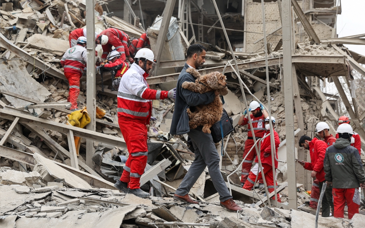 Escalada tensión en Medio Oriente: Trump da ultimátum de 48 horas a Irán tras ataques cruzados