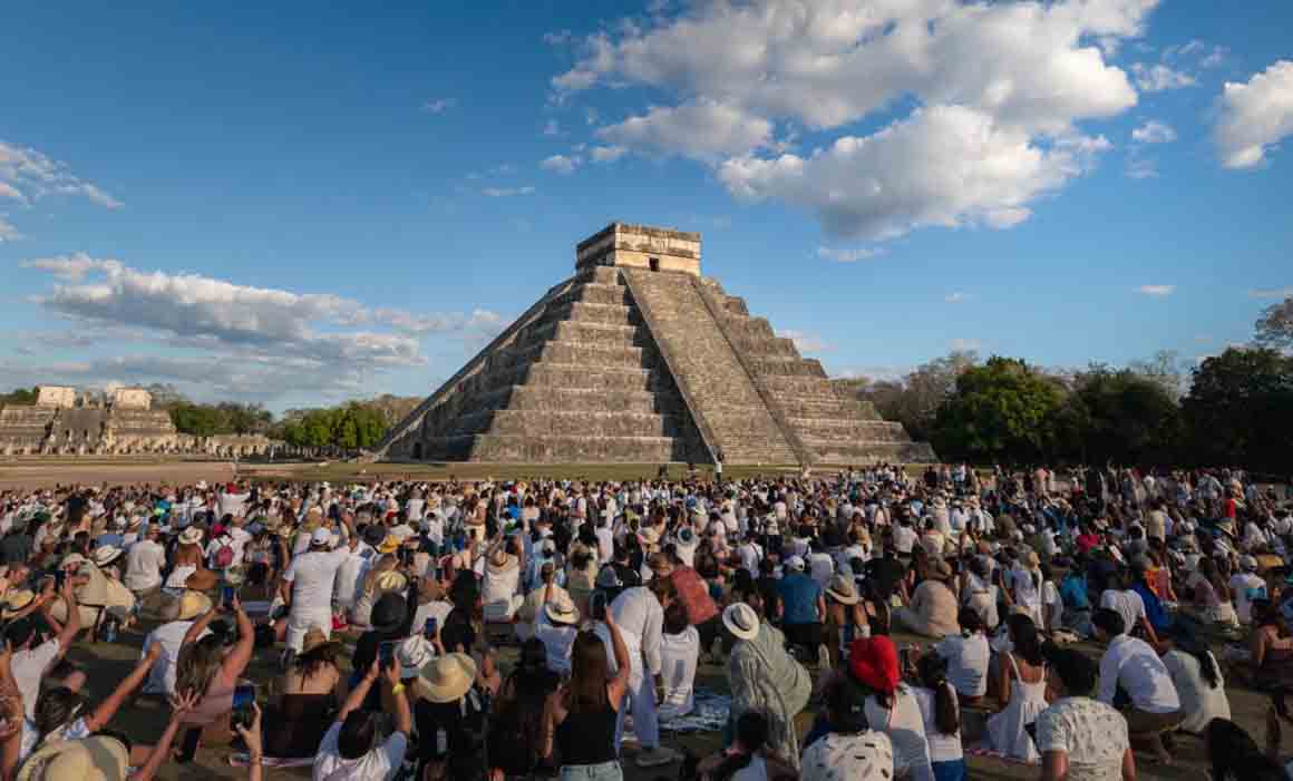 Más de 15 mil personas presencian el descenso de Kukulcán en Chichén Itzá durante el equinoccio 2026