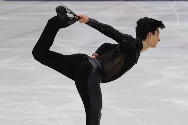 Donovan Carrillo suma 79.65 puntos en programa corto del Mundial de Patinaje Artístico
