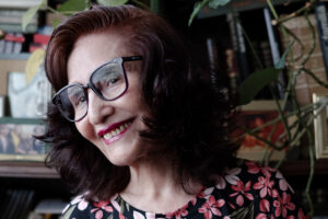 Élmer Mendoza recibe homenaje en Feria de Coyoacán y reflexiona sobre su obra