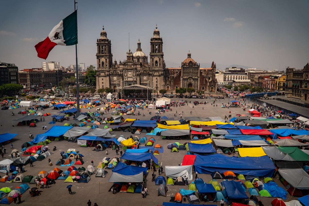 CNTE inicia paro nacional con protestas en Zócalo y bloqueos en frontera