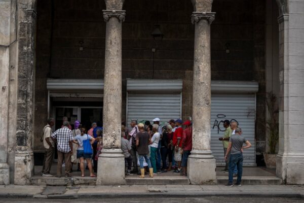 Políticos mexicanos y Rusia ofrecen apoyo a Cuba en crisis humanitaria