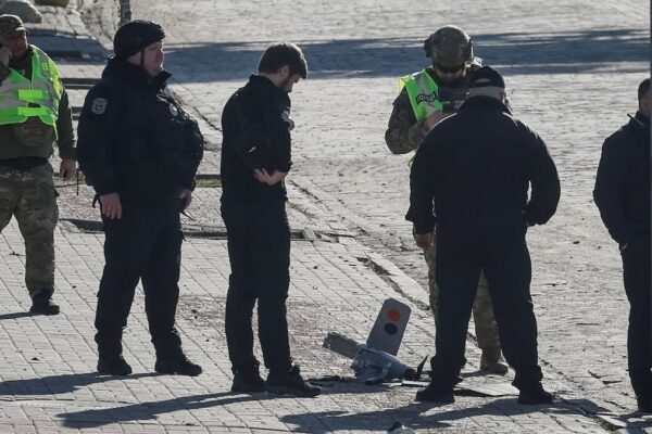 Rusia ataca Kiev con drones en plena mañana, rompiendo patrón de ataques nocturnos