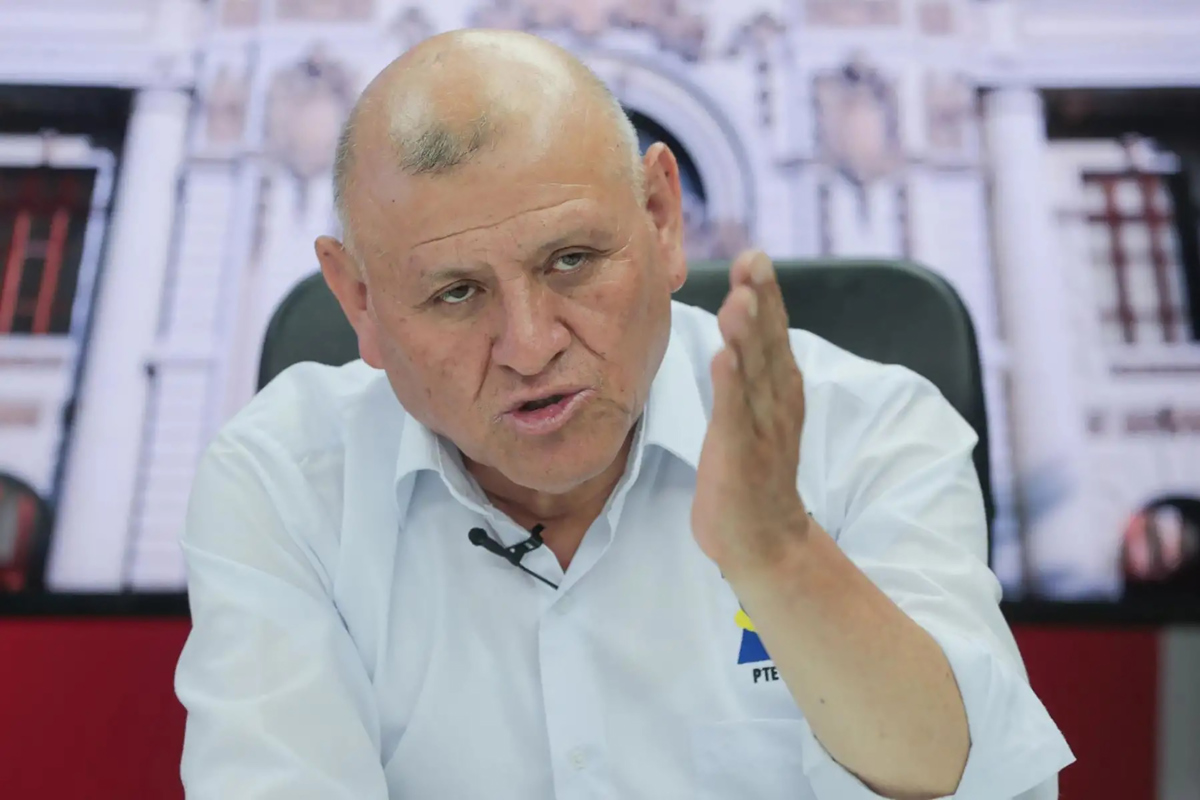 Fallece en accidente Napoleón Becerra, candidato presidencial peruano