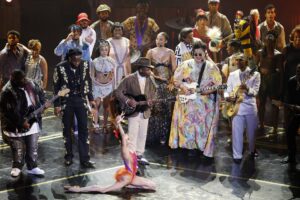 ‘Una batalla tras otra’ triunfa en los Oscar 2026 con seis estatuillas incluyendo Mejor Película