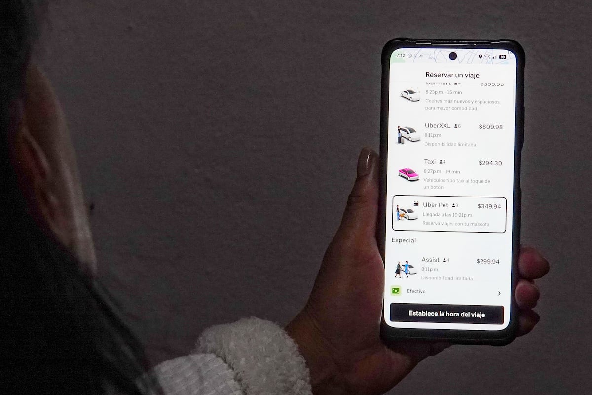 Semovi advierte que alianza entre Uber y taxis concesionados carece de marco normativo en CDMX