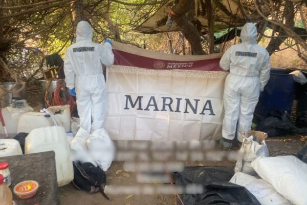 Marina desmantela laboratorio de metanfetamina en Culiacán