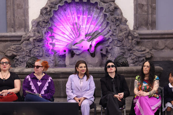 CDMX lanza apoyo a hombres de 60 años y fondo para artistas