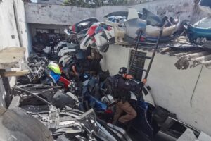 Aseguran ocho toneladas de autopartes y detienen a cinco hombres en operativo contra robo en CDMX