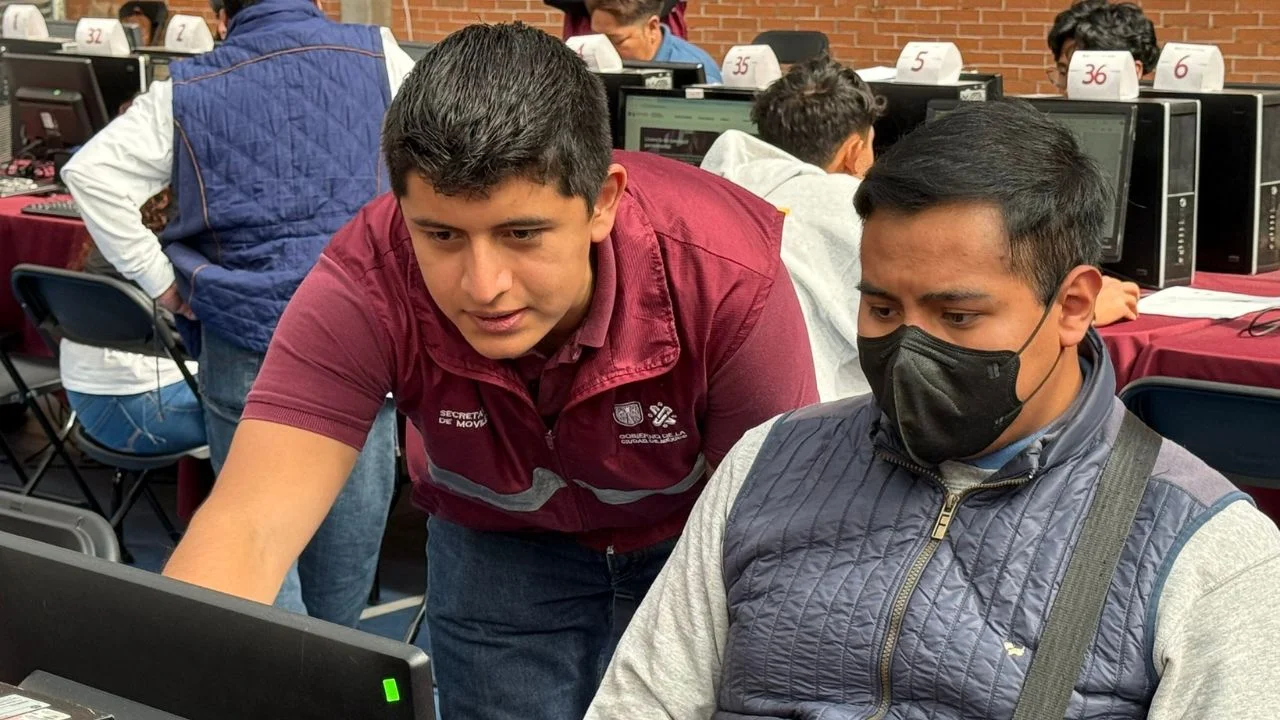 Alertan en CDMX sobre estafas digitales mientras crecen ofertas en comercio electrónico y Meta enfrenta sentencia millonaria