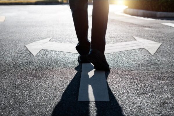 Trayectorias laborales ya no son lineales: por qué más adultos vuelven a estudiar