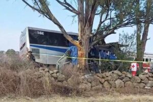 Tragedia carretera en Querétaro deja 9 muertos