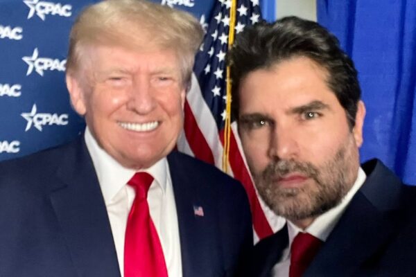 Sheinbaum aclara incidente con militares en Nogales; Verástegui llevará a Trump propuesta de ‘visa Guadalupe’