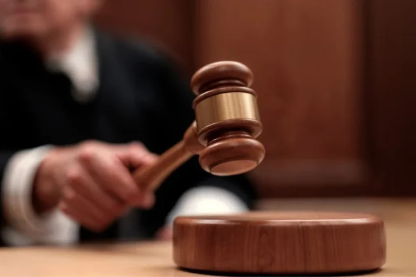 Juez federal condena a diario unomasuno por negar derecho de réplica a Carlos Alberto Torres