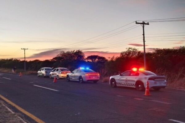 Tres jóvenes de Gómez Palacio mueren en volcadura al regresar de Mazatlán