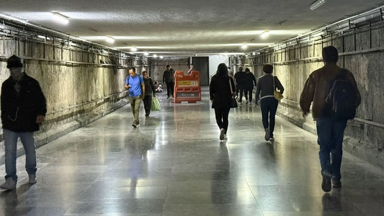 Metro CDMX restablece servicio en Línea A tras ruptura de catenaria; sindicato denuncia irregularidades en obras