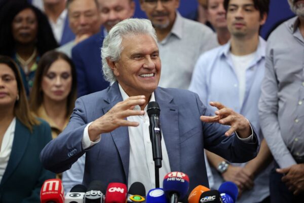 Lula confirma a Alckmin como vicepresidente y Caiado se lanza como tercera vía para 2026