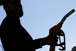 Gobierno de México pacta reducción temporal al precio del diésel