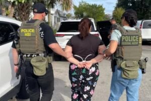 Detienen en Miami a Rosa María Rubio, viuda de Carlos Aguirre Gómez, por acusaciones de homicidio y secuestro