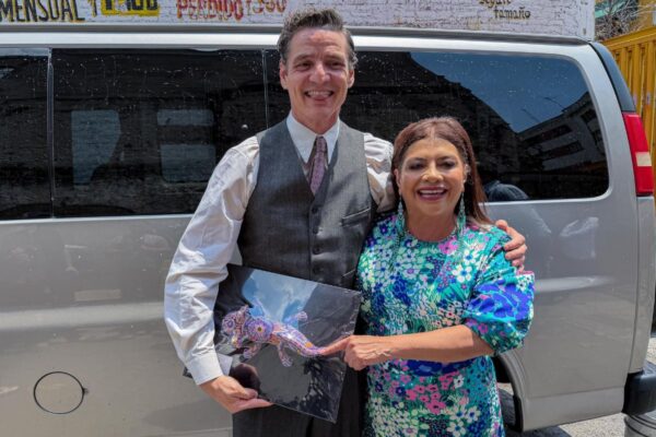 Pedro Pascal celebra su cumpleaños 51 durante filmación en Ciudad de México