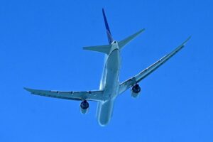 ACI-Europa alerta de escasez sistémica de combustible aéreo si no se reabre Ormuz en 21 días