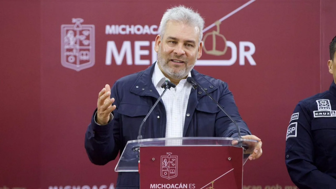 Gobernador de Michoacán pide apoyo de Interpol para localizar a Silvano Aureoles