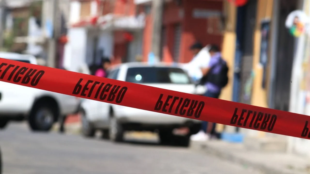 Vecinos intentan linchar a sujeto que apuñaló a niño de 4 años en Santa Fe