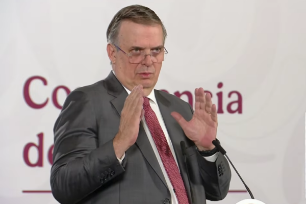 Marcelo Ebrard niega abuso por estancia de su hijo en embajada de Reino Unido