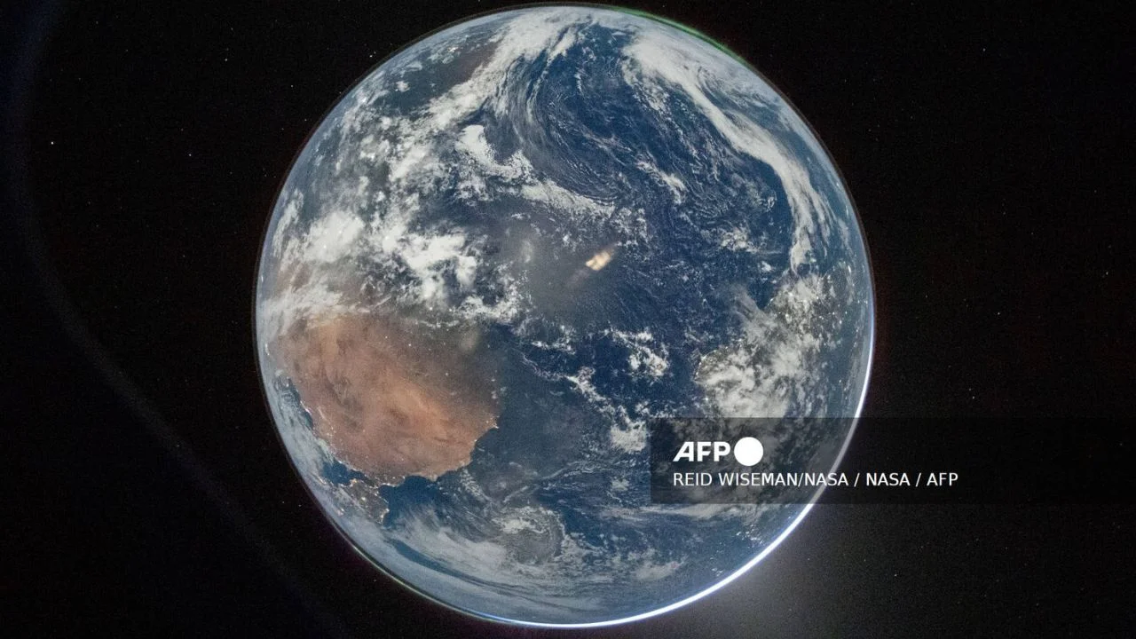 Artemis II captura imágenes históricas desde la cara oculta de la Luna; NASA reporta mínimo histórico de hielo ártico