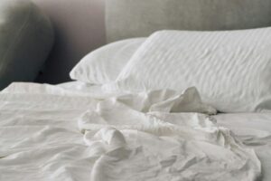 Senado francés aprueba eliminar el ‘deber conyugal’ del Código Civil