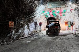 Continúan labores de rescate para tres mineros atrapados en mina Santa Fe en Sinaloa