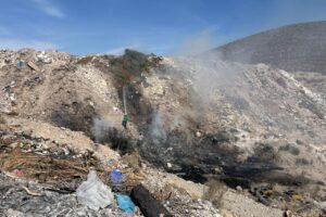 Incendios en basureros, deshuesaderos y viviendas movilizan a autoridades en varios estados