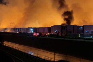 Violencia en Baja California y California: robo en notaría, ejecución en Tijuana e incendio millonario