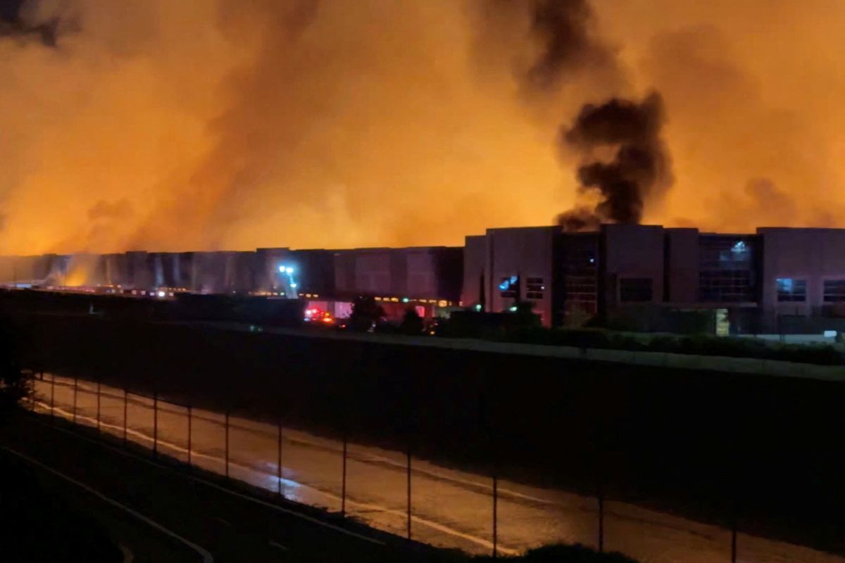 Violencia en Baja California y California: robo en notaría, ejecución en Tijuana e incendio millonario