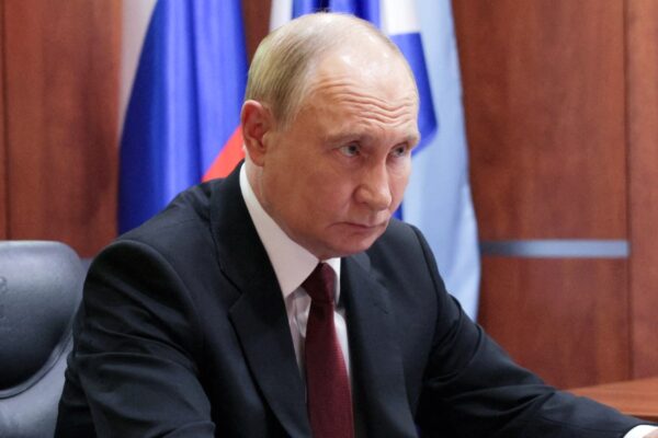 Vladimir Putin decreta alto al fuego en Ucrania por la Pascua Ortodoxa