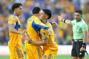 Tigres golea a Chivas y el Estadio Banorte reabre tras remodelación
