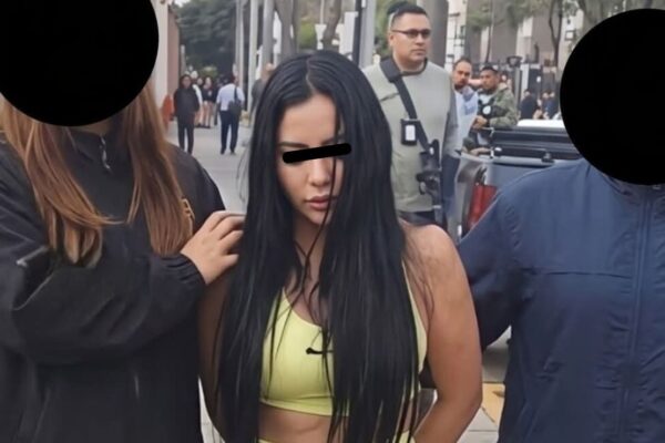 Detienen en la CDMX a mujer colombiana vinculada a banda de robos a casa habitación