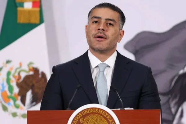 Investigan vínculos del alcalde de Taxco con crimen organizado tras secuestro de su padre y narcomantas